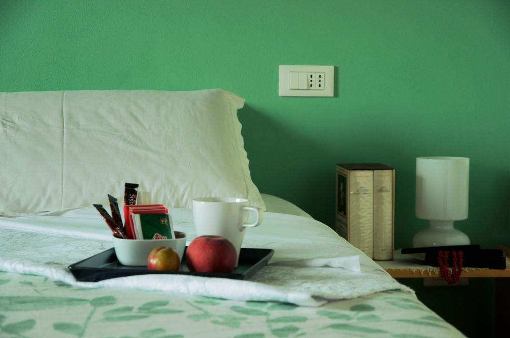 Cascina Delle Mele Bed & Breakfast Vittuone Dış mekan fotoğraf
