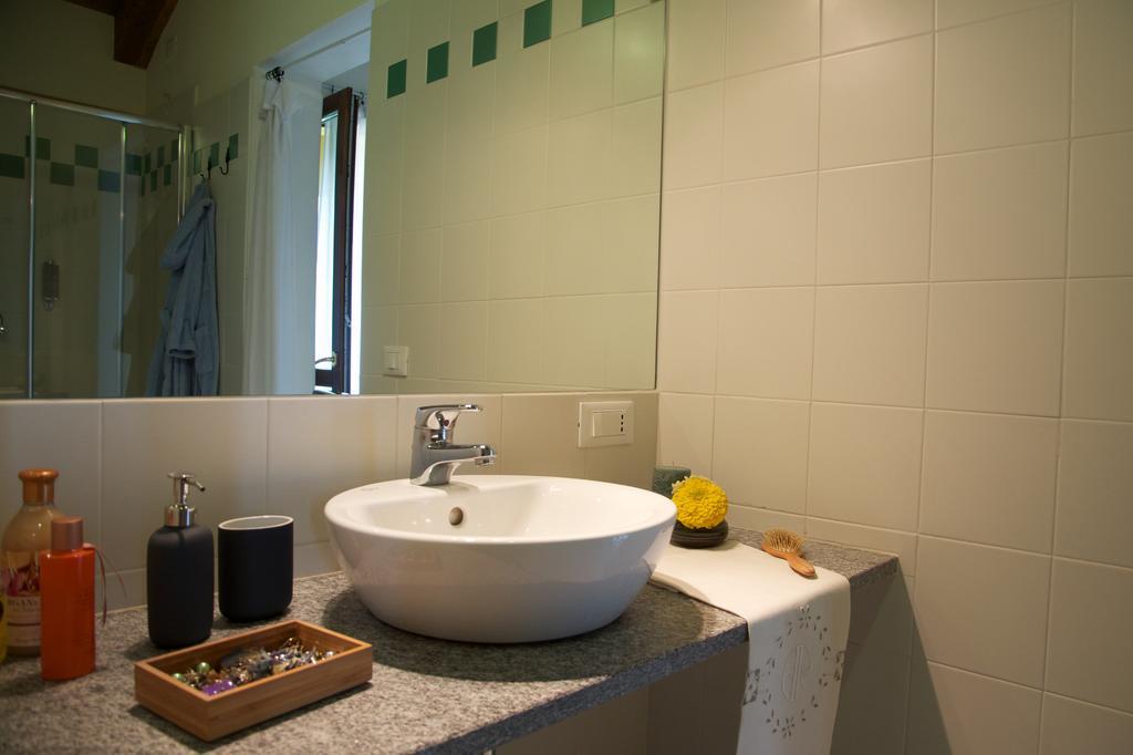 Cascina Delle Mele Bed & Breakfast Vittuone Dış mekan fotoğraf