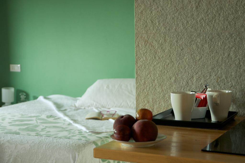 Cascina Delle Mele Bed & Breakfast Vittuone Dış mekan fotoğraf
